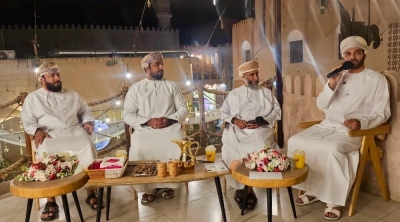 سلطنة عُمان – جلسة حوارية بنزوى تناقش تطوير قطاع التمور العماني وتعزيز استدامته