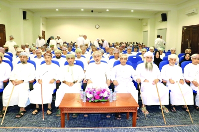سلطنة عُمان – تكريم 80 طالباً متميزاً في الدبلوم العام بولاية وادي المعاول