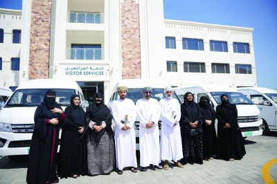 سلطنة عُمان – توفير أتوبيسات لدعم أنشطة الجمعيات النسائية بجنوب الشرقية