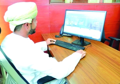 سلطنة عُمان – مواطنون يشيدون بسرعة استجابة منصة “تجول” وفعاليتها في تحسين جودة الخدمات