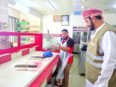 سلطنة عُمان – تشديد الرقابة في ولاية صحم استعدادا لعيد الفطر