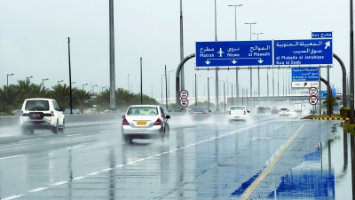 سلطنة عُمان – أمطار رعدية متفاوتة الشدة، مع استمرار تأثيرات منخفض “المسارات”.