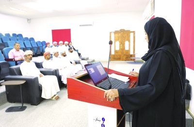 حلقة للتعريف بمستجدات القبول والابتعاث بمدارس البريمي