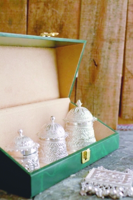 نادية الرواحي:  المحافظة على حرفة صياغة الفضة بإبداع يواكب المعاصرة