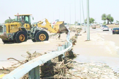 جهود حكومية ومجتمعية لإزالة آثار منخفض "المسرّات"