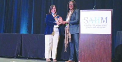 المستشفى السلطاني يحقق جائزة دولية في مجال طب وصحة المراهقين