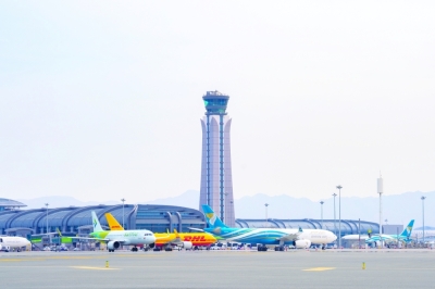 خـبراء: المرونــة والتكـيـف مـع الـتـوتـرات أساس استدامة الأداء السياحي