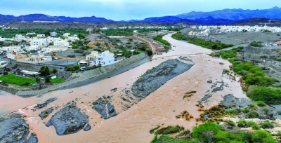سلطنة عُمان – “تحذير مبكر”: حالة جوية ممطرة تؤثر على أجواء سلطنة عمان غدا