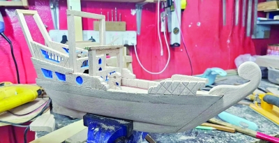 "لب الخشب" مشروع حرفي متخصص في الأعمال الخشبية اليدوية