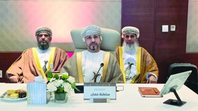 سلطنة عُمان تستعرض في ليبيا جهود رعاية كبار السن