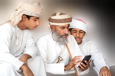 سلطنة عُمان – “أيادي” و”جود” منصتان رقميتان تنظمان العمل التطوعي والخيري