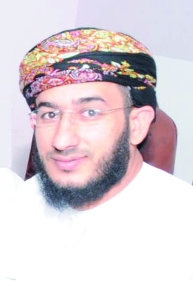 سلطنة عُمان – باحث عماني يسجل براءة اختراع في تقنيات الخلايا الشمسية