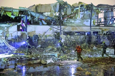 طهران تسقط طائرة مقاتلة امريكية.. وترمب يهدد بضرب الجسور والكهرباء