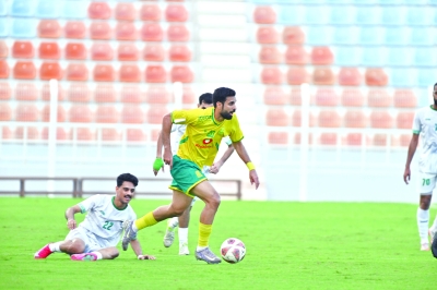 السيب يفوز على سمائل ويعزز صدارته لدوري جندال