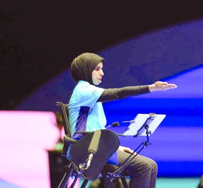 عائشة السعيدي تشارك في إدارة بطولة "تحدي تاي وان" لكرة الطاولة