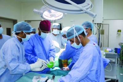 عمليات استبدال المفصل حل آمن لعلاج الخشونة المتقدمة.. ومرضى يؤكدون تحسنهم الملحوظ