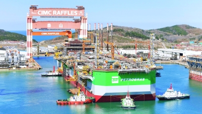 أسعار النفط تهبط دون 100 دولار وسط انفراجة جيوسياسية وانتعاش الأسواق العالمية