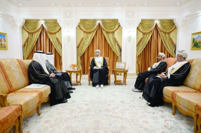 السيد بلعرب يستعرض مع السفير الكويتي العلاقات الأخوية