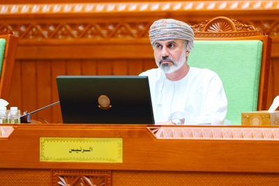سلطنة عُمان – مجلس الشورى يواصل مناقشة وزير المواصلات والاتصالات.. والأعضاء يطالبون بتطوير القطاع اللوجستي وتبسيط الإجراءات الجمركية