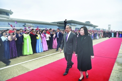 كوريا الشمالية تكشف عن صاروخ بقنابل عنقودية وقدرات حرب إلكترونية