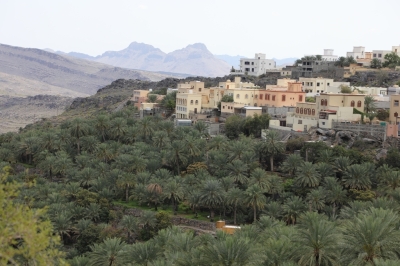 سلطنة عُمان – تدفق الأودية ينعش الحركة السياحية بولاية الحمراء