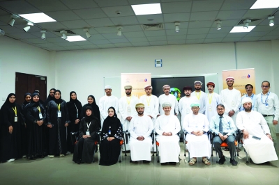 سلطنة عُمان – “كفأة”.. حملة طلابية في الجامعة التكنولوجية بالصور للتوعية بقدرات الأشخاص ذوي الإعاقة