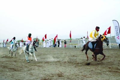 فعاليات متنوعة في مهرجان الفروسية والسباق ببهلا