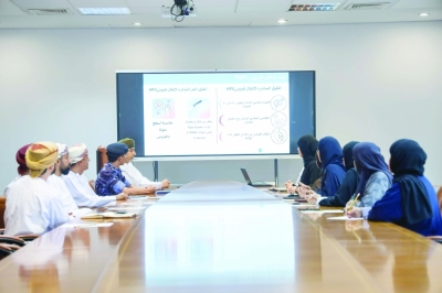 صحية مسقط تناقش برامج التطعيم والتجمعات الصحية وفحص ما قبل الزواج