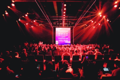 وزير "النقل": تدشين أول ورشة صيانة طائرات في عُمان وتطوير شبكة الطيران الداخلي