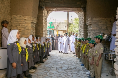 سلطنة عُمان – ملتقى “الصنعة والمجد” بإزكي يرسخ الهوية والمواطنة لدى الطلاب