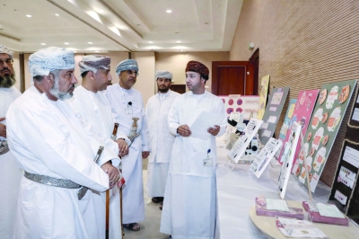 سلطنة عُمان – أنشطة توعوية في المضيبي احتفالاً باليوم العالمي للمختبرات الطبية