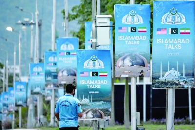 ايران تغلق المضيق ردا على "قرصنة الحصار" "وترامب يحذرها من "الإبتزاز"