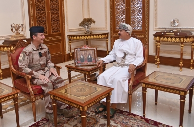 وزيرُ المكتب السُّلطاني يستقبلُ رئيس أركان القوّات المسلّحة الفرنسيّة