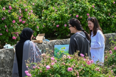 محافظةُ الدّاخلية ترسّخ ريادتها في إدارة المواسم السياحيّة عبر نجاح موسم ربيع الورد 2026