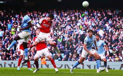 السيتي يحسم القمة أمام أرسنال ويشدّد خناق صدارة الدوري