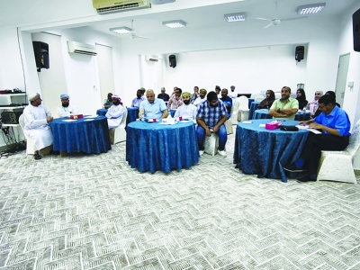 حلقة عمل تبحث تشخيص أمراض الأحياء المائية المستزرعة في جنوب الباطنة