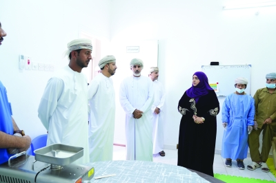 النجار تطلع على سير العمل الاجتماعي بجنوب الشرقية