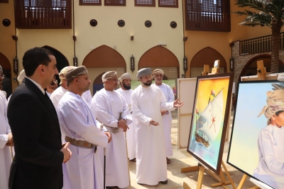 انطلاق معرض "إبداعات بصرية" بشمال الباطنة