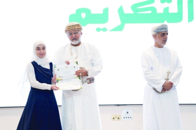 سلطنة عُمان – انطلاق مهرجان الإبداع والفنون بمدارس الرستاق