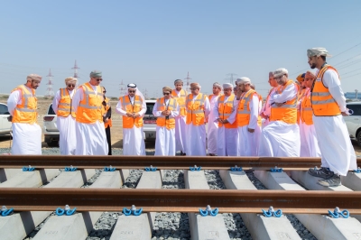 الاطلاع على مراحل تنفيذ مشروع حفيت للقطارات وعدد من المشاريع التنموية بشمال الباطنة