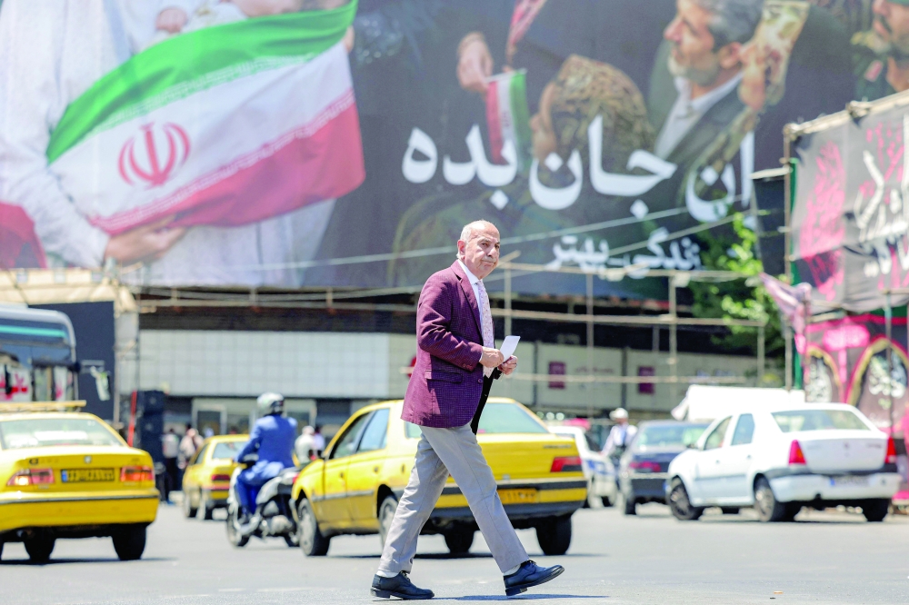 أمريكا تهاجم جنوب إيران.. ومجتبى يؤكد انحسار نفوذها في المنطقة