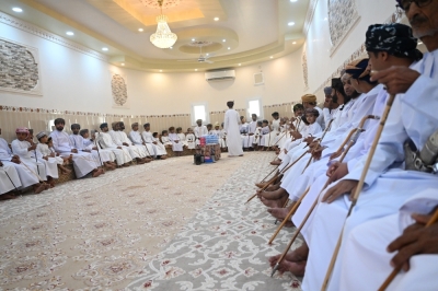 سلطنة عُمان – On Eid, family gatherings renew human ties and confront digital isolation