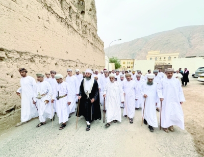 سلطنة عُمان – «عقلية الاعتياد» تهدد روح العبادة.. والتكبير درع نفسي واجتماعي يذيب الخلافات.