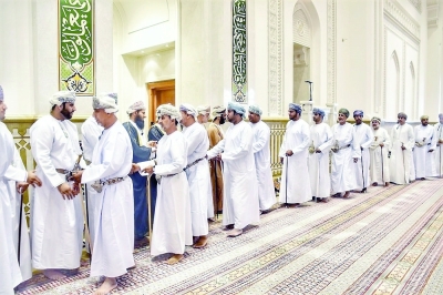سلطنة عُمان – تحتفل سلطنة عمان غدا بأول أيام عيد الأضحى في أجواء إيمانية