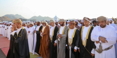 سلطنة عُمان – محافظ البريمي يؤدي صلاة عيد الأضحى بولاية محضة سلطنة عُمان – محافظ البريمي يؤدي صلاة عيد الأضحى بولاية محضة