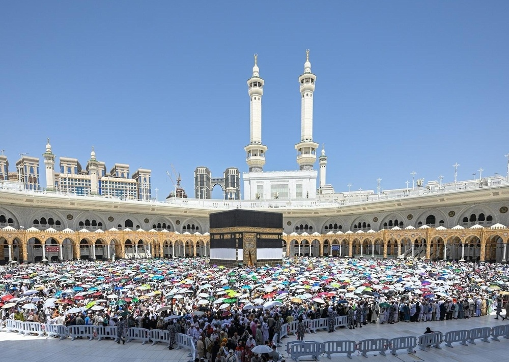 بعثة الحج العُمانية تواصل متابعة الحجاج بعد إتمام مناسك الحج في ثالث أيام التشريق