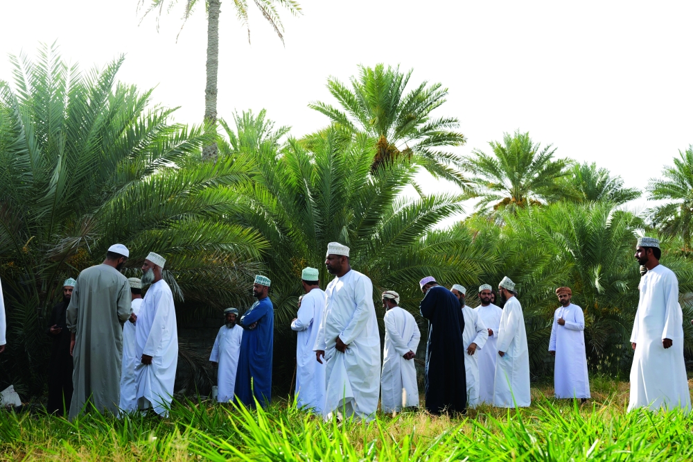 «طناء النخيل» يوثق عشق العُمانيين للأرض والرطب