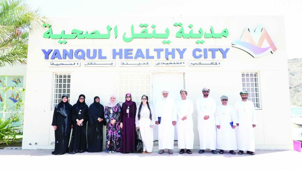 وفد دولي يطلع على مبادرات مدينة ينقل الصحية