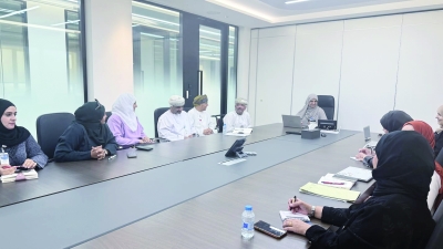 سلطنة عُمان – حلقة نقاشية تستعرض مشاريع الرعاية المتكاملة لصحة المسنين
