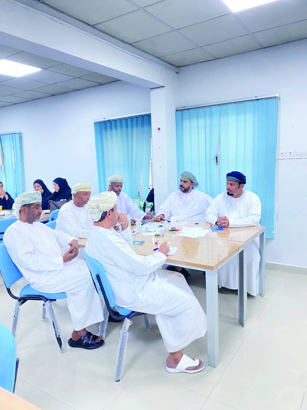 تعليمية جنوب الشرقية تنفذ برنامج "مهارات التفاوض والإقناع"